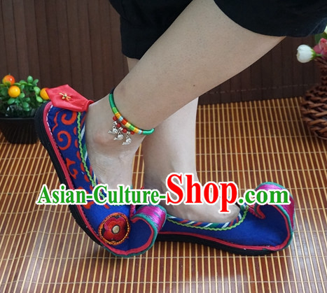 Chinese Tradiitonal Handmade Embroidered High Toe Shoes