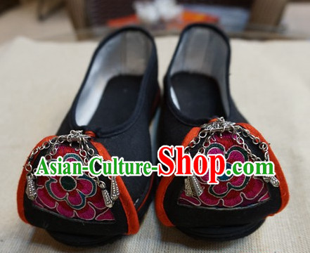 Chinese Tradiitonal Handmade Fabric Shoes