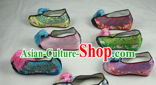 Chinese Beijing Opera Embroidered Shoes for Women