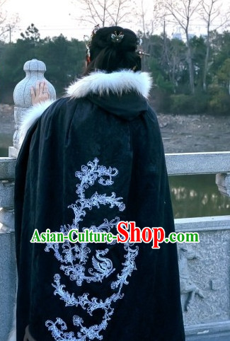 White China Ancient Cultural Garment Hanfu Mantle Clothes