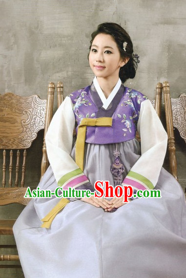 Korean Fashion Hanbok Wedding Attending and Hair Accessories Complete Set for LadiesKorean Fashion Hanbokss and Hair Accessories Complete Set for Ladies