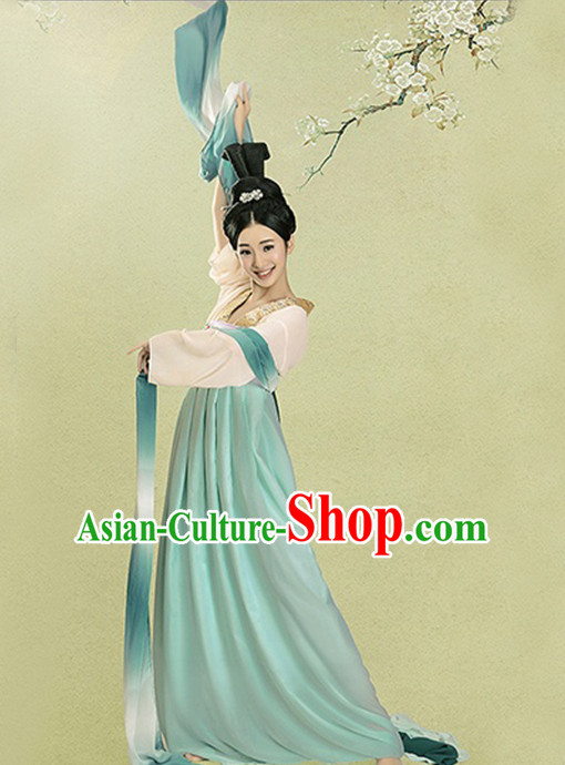 Tang Dynasty Female Dancer Outfits and Long Dance Ribbons