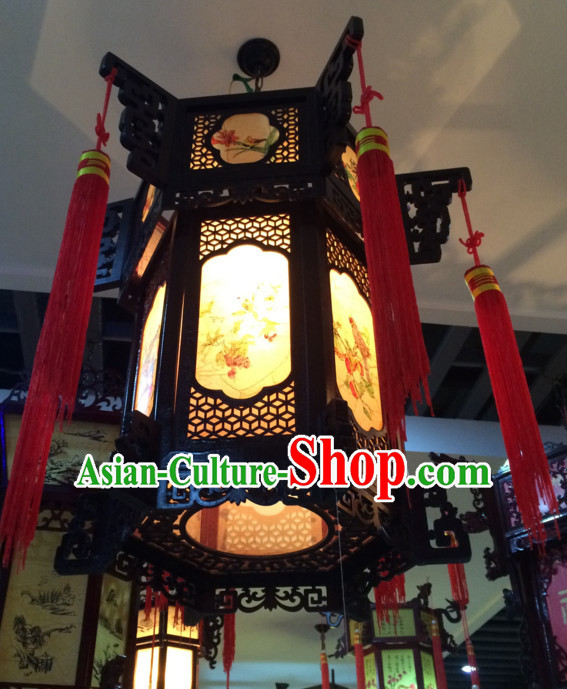 Traditional Chinese Classical Natural Wood and Carved Hanging Palace Lantern