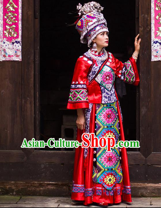 Traditional Chinese Miao Nationality Dancing Costume Accessories Necklace, Female Folk Dance Ethnic Pleated Skirt and Headwear, Chinese Minority Nationality Embroidery Costume and Hat for Women