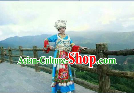 Traditional Chinese Miao Nationality Dancing Costume, Hmong Female Folk Dance Ethnic Pleated Skirt, Chinese Minority Nationality Embroidery Costume for Women