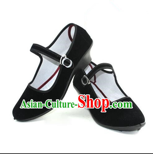 Traditional Chinese Miao Nationality Shoes, Hmong Female Ethnic Shoes, Chinese Minority Nationality Embroidery Fabric Shoes for Women