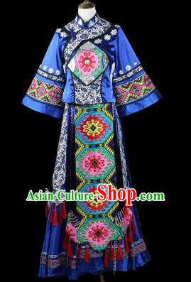 Traditional Chinese Miao Nationality Dancing Costume, Female Folk Dance Ethnic Pleated Skirt, Chinese Minority Nationality Embroidery Costume for Women