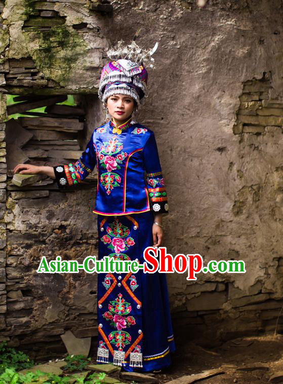 Traditional Chinese Tujia Nationality Dancing Costume Accessories Necklace, Tujia Female Folk Dance Ethnic Pleated Skirt and Sealand Karp Headdress, Chinese Minority Nationality Embroidery Costume and Hat for Women