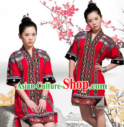 Traditional Chinese Tujia Nationality Dancing Costume, Tujiazu Female Folk Dance Ethnic Sealand Karp Pleated Skirt, Chinese Minority Tujia Nationality Embroidery Costume for Women