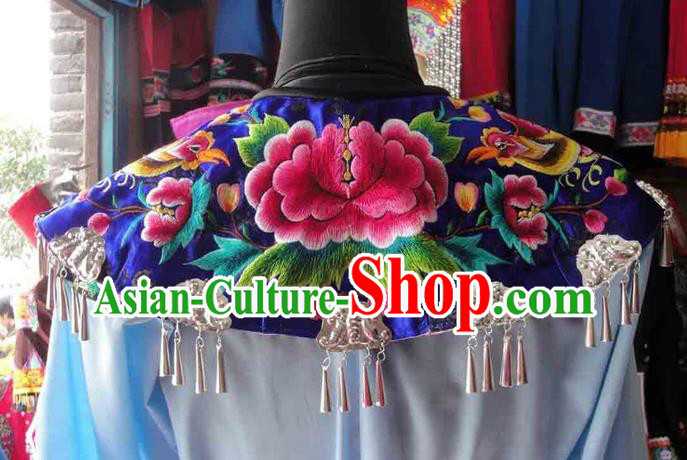 Traditional Chinese Miao Nationality Necklace, Hmong Folk Wedding Embroidery Cloud Shoulder Shawl, Phoenix Coronet And Robes Capelet, Chinese Minority Nationality Jewelry Accessories for Women