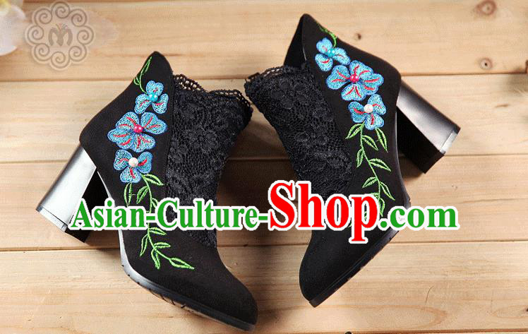 Traditional Chinese Folk Dance Shoes, China Female Embroidered Shoes, Chinese Minority Nationality Embroidery Lace Ankle Boots for Women