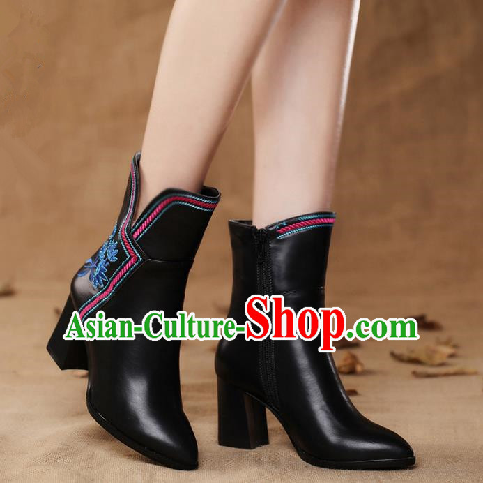 Traditional Chinese Folk Dance Shoes, China Female Embroidered Shoes, Chinese Minority Nationality Embroidery Ankle Boots for Women