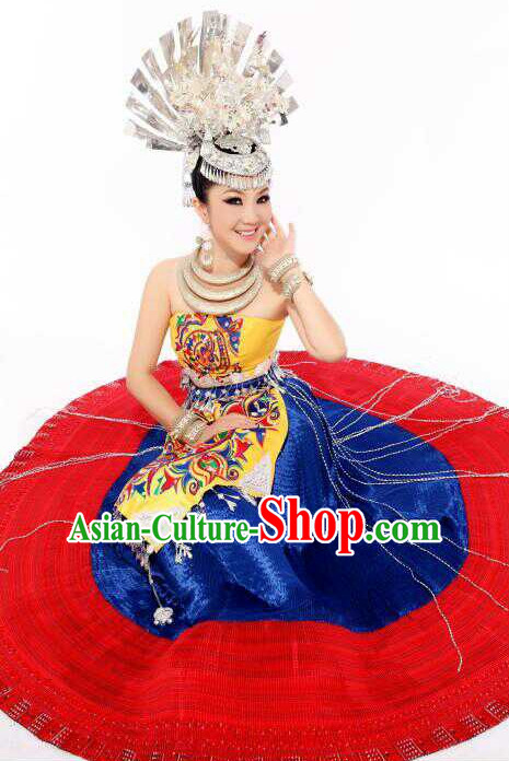 Traditional Chinese Miao Ethnic Clothing and Silver Hair Jewelry Complete Set for Women