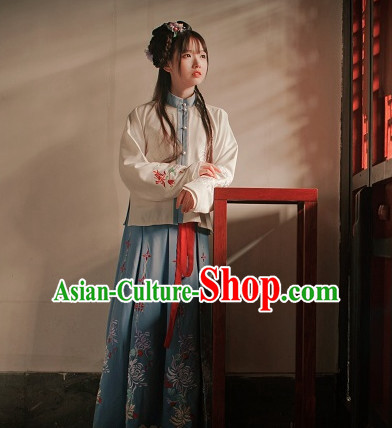 Ancient Chinese Embroidered Hanfu Garment Top and Bottom Clothing Complete Set for Women or Girls