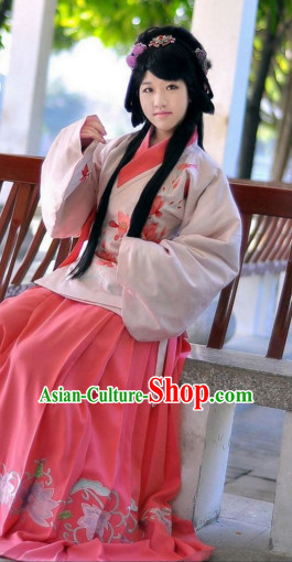 Ancient Chinese Ming Dynasty Clothing for Women