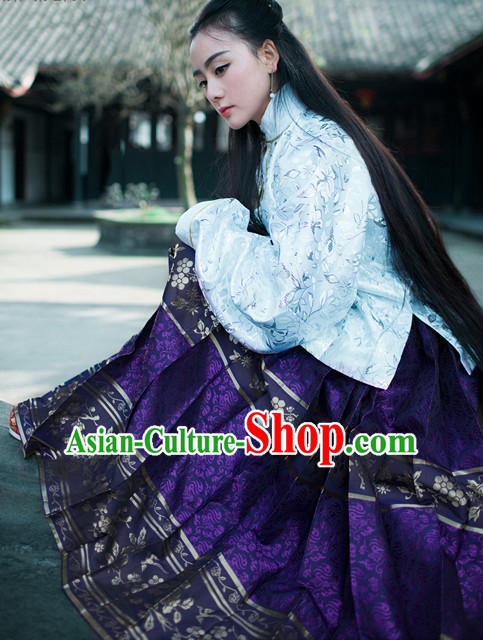 Ancient Chinese Ming Dynasty Clothing for Women