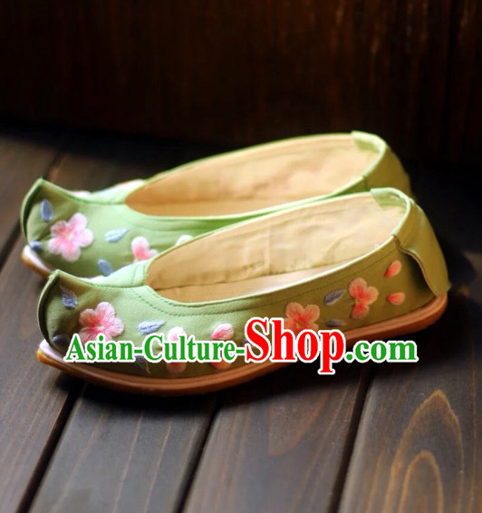 Handmade Chinese Ancient Embroidered Flower Princess Shoes for Women and Girls