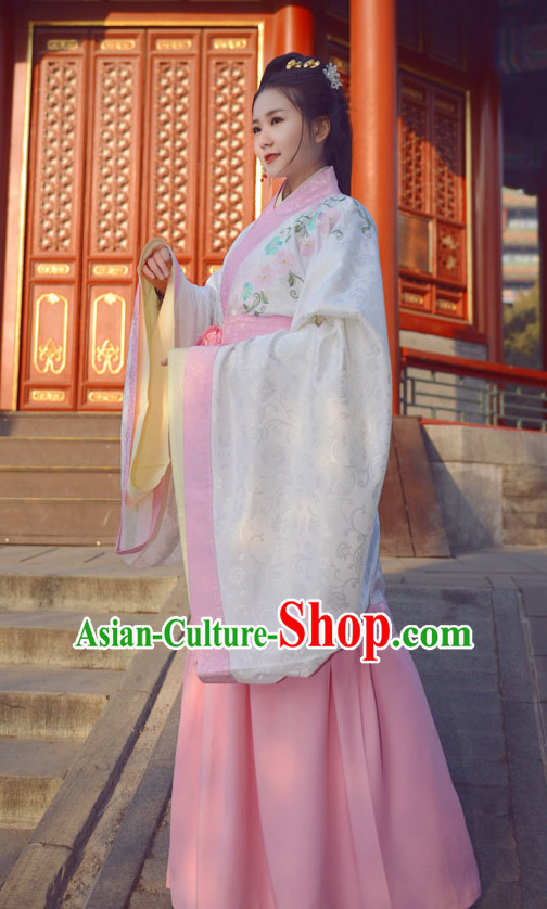 Ancient Chinese Ming Dynasty Beauty Embroidered Garment and Hair Jewelry Complete Set for Women