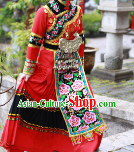 Chinese Ethnic Groups Wear Dresses Traditional Clothing for Women