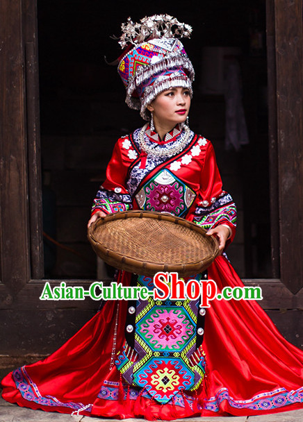 Chinese Ethnic Groups Wear Dresses Traditional Clothing for Women