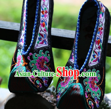 Chinese Handmade Embroidered Shoes Wedding Shoes Kung Fu Wushu Shoes Womens Shoes Opera Shoes Hanfu Shoes Dance Shoes