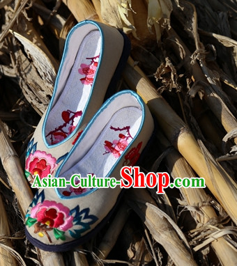 Chinese Handmade Embroidered Shoes Wedding Shoes Kung Fu Wushu Shoes Womens Shoes Opera Shoes Hanfu Shoes Dance Shoes