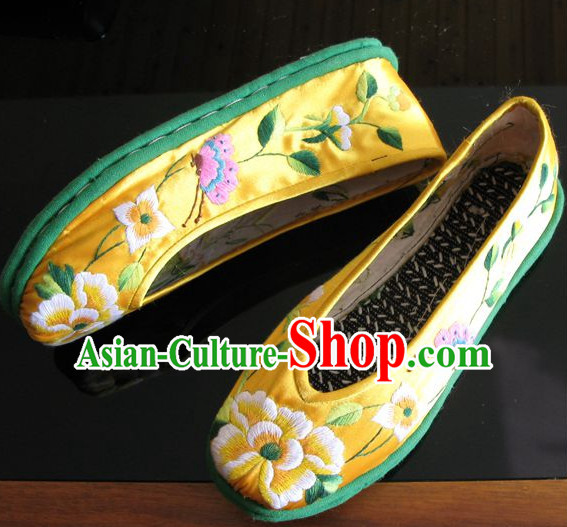 Chinese Handmade Embroidered Shoes Wedding Shoes Kung Fu Wushu Shoes Womens Shoes Opera Shoes Hanfu Shoes Dance Shoes