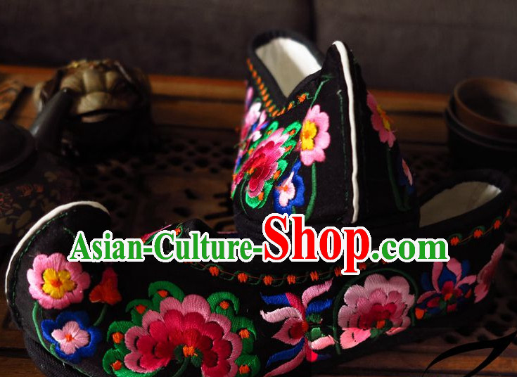 Chinese Handmade Embroidered Shoes Wedding Shoes Kung Fu Wushu Shoes Womens Shoes Opera Shoes Hanfu Shoes Dance Shoes