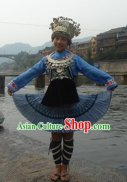 Traditional Chinese Miao Nationality Dancing Costume, Hmong Female Folk Dance Ethnic Pleated Skirt, Chinese Minority Nationality Embroidery Costume for Women