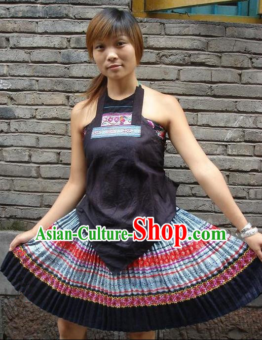 Traditional Chinese Miao Nationality Dancing Costume, Hmong Female Folk Dance Ethnic Pleated Skirt, Chinese Minority Nationality Embroidery Costume for Women