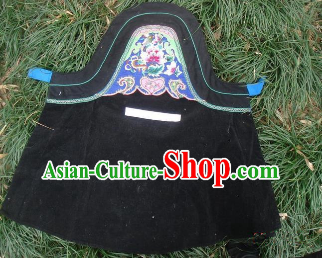 Traditional Chinese Miao Nationality Dancing Costume Apron, Hmong Female Folk Dance Ethnic Chest Wrap, Chinese Minority Nationality Handmade Embroidery Waist Pack for Women