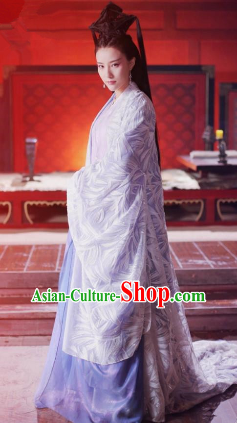 Asian China Northern and Southern Dynasties Palace Lady Costume, Traditional Chinese Lost Love In Times Acient Princess Embroidered Clothing