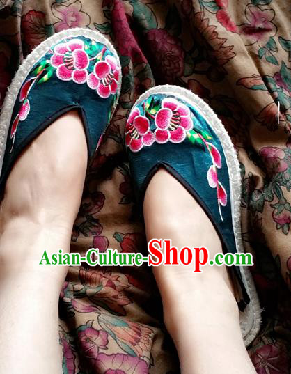 Traditional Chinese National Embroidered Shoes Handmade Green Satin Slippers, China Hanfu Embroidery Flowers Shoes for Women