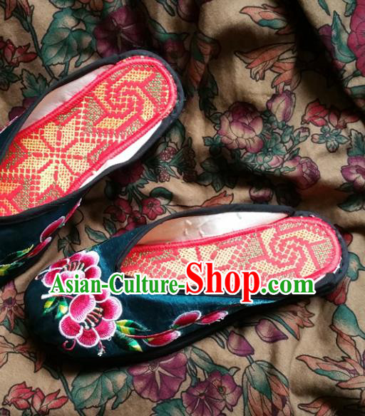 Traditional Chinese National Embroidered Shoes Handmade Green Satin Slippers, China Hanfu Embroidery Flowers Wedding Shoes for Women