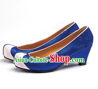 Traditional Korean National Wedding Deep Blue Embroidered Shoes, Asian Korean Hanbok Bride Embroidery Satin High-heeled Shoes for Women