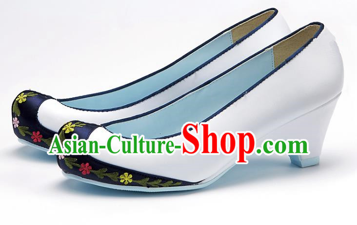 Traditional Korean National Wedding Blue Head Embroidered Shoes, Asian Korean Hanbok Bride Embroidery Satin High-heeled Shoes for Women