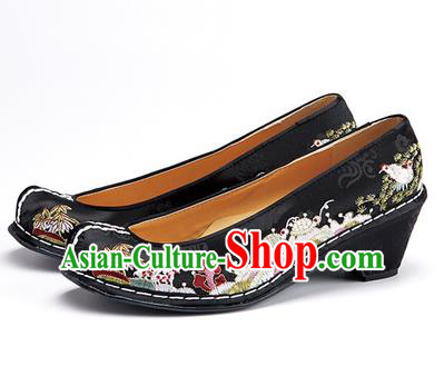 Traditional Korean National Wedding Shoes Embroidered Shoes, Asian Korean Hanbok Embroidery Black Bride Court Shoes for Women