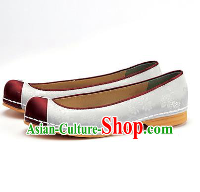 Traditional Korean National Wedding Shoes White Embroidered Shoes, Asian Korean Hanbok Flat Shoes for Women