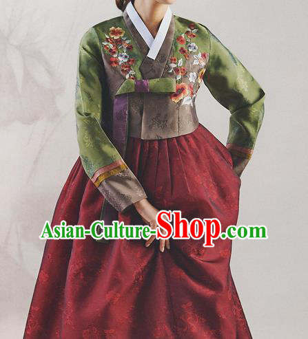 Korean National Handmade Formal Occasions Wedding Bride Clothing Hanbok Costume Embroidered Green Blouse and Red Dress for Women