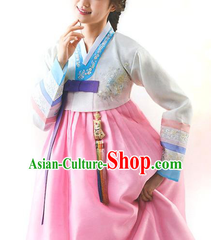 Top Grade Korean National Handmade Wedding Palace Bride Hanbok Costume Embroidered White Blouse and Pink Dress for Women