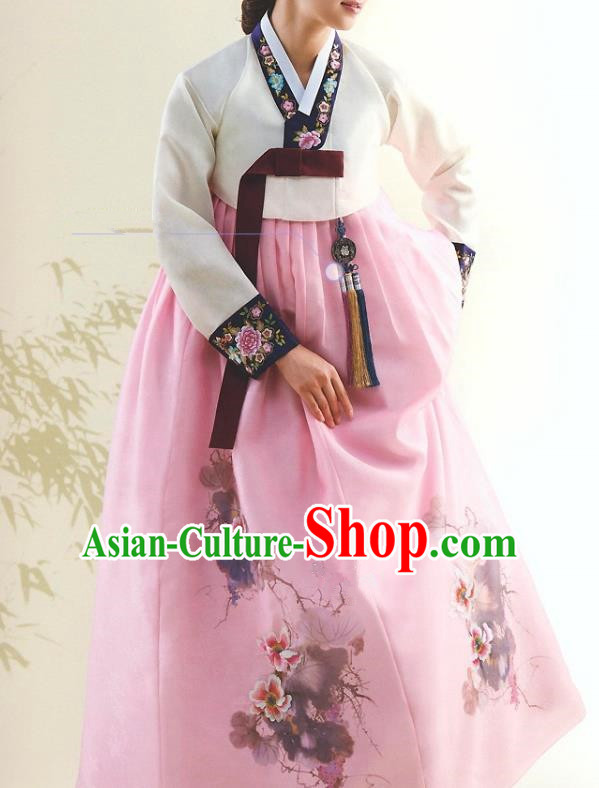 Top Grade Korean National Handmade Wedding Palace Bride Hanbok Costume Embroidered White Blouse and Pink Dress for Women