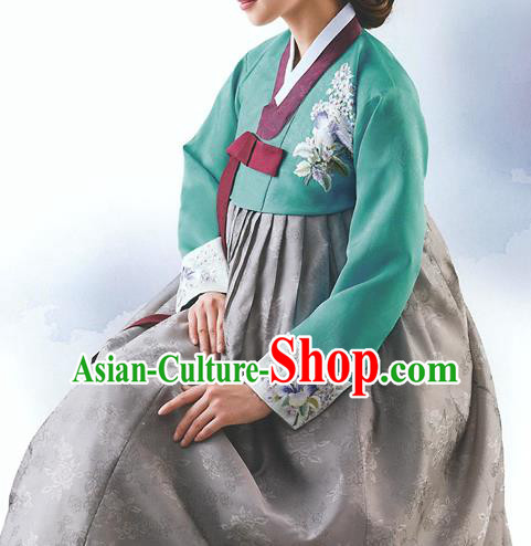 Top Grade Korean National Handmade Wedding Palace Bride Hanbok Costume Embroidered Green Blouse and Grey Dress for Women