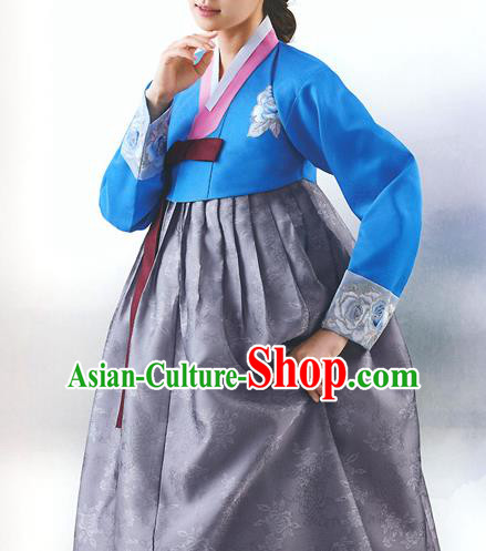 Top Grade Korean National Handmade Wedding Palace Bride Hanbok Costume Embroidered Blue Blouse and Grey Dress for Women