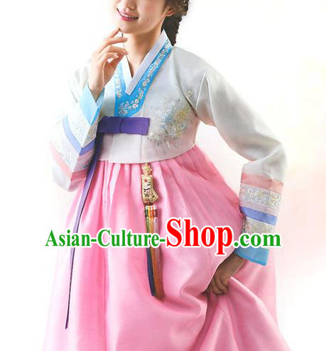 Top Grade Korean National Handmade Wedding Palace Bride Hanbok Costume Embroidered White Blouse and Pink Dress for Women