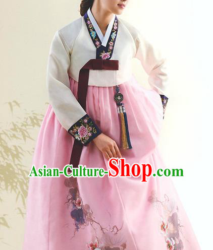 Top Grade Korean National Handmade Wedding Palace Bride Hanbok Costume Embroidered White Blouse and Pink Dress for Women