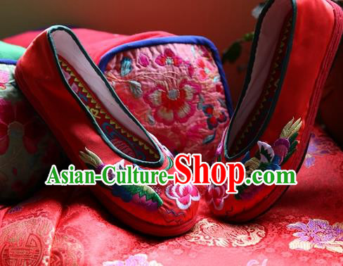 Asian Chinese Traditional Wedding Shoes Red Embroidered Shoes, China Peking Opera Hand Embroidery Mandarin Duck Shoe Hanfu Shoes for Women