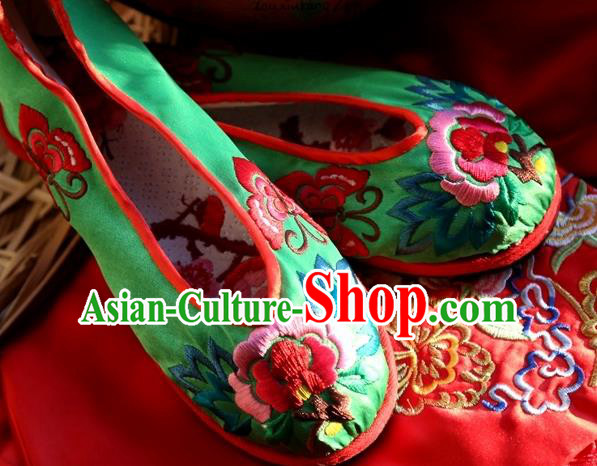 Asian Chinese Traditional Shoes Bride Green Embroidered Shoes, China Peking Opera Handmade Embroidery Peony Shoe Hanfu Princess Shoes for Women