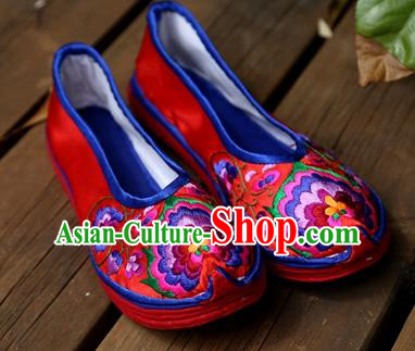 Asian Chinese Traditional Shoes Bride Red Embroidered Shoes, China Peking Opera Handmade Embroidery Peony Shoe Hanfu Princess Shoes for Women