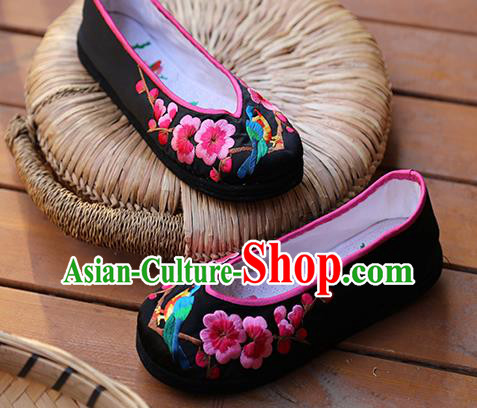 Asian Chinese Traditional Shoes Wedding Black Embroidered Shoes, China Peking Opera Hand Embroidery Wintersweet Shoe Hanfu Princess Shoes for Women