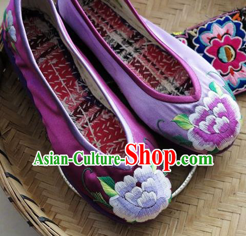 Traditional Chinese Ancient Princess Shoes Purple Cloth Embroidered Shoes, China Handmade Embroidery Peony Hanfu Shoes for Women